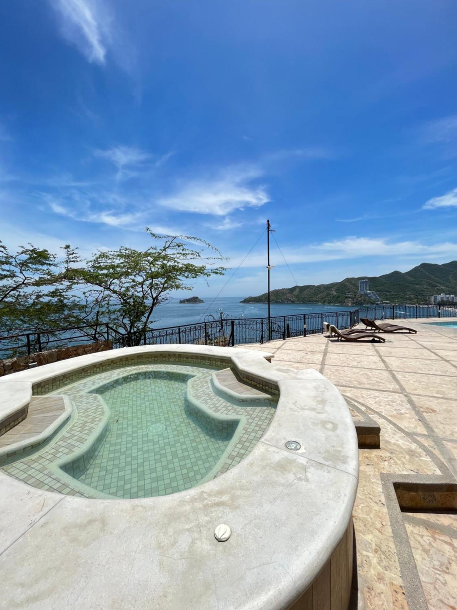 Edificio El Penon Del Rodadero Apartamento Playa Rodadero - Santa Marta (Magdalena) — Photos 1